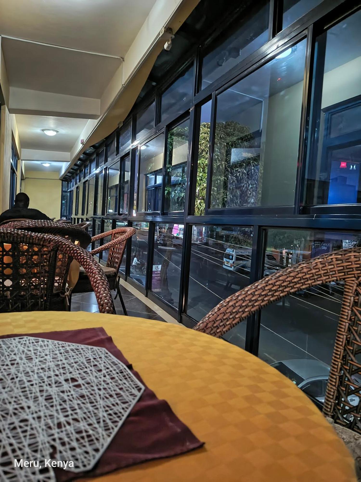 Meru Paramount 外观 照片