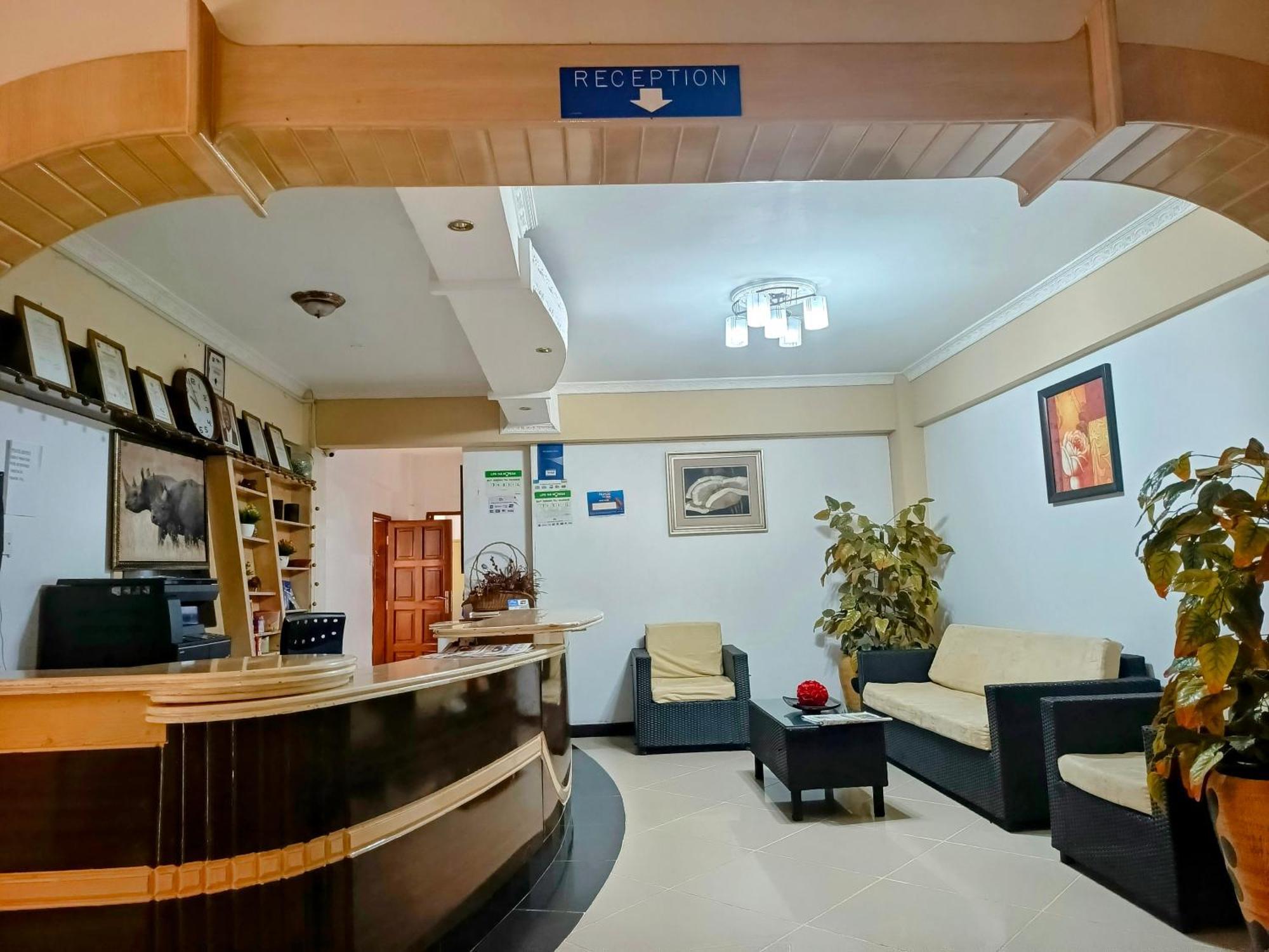 Meru Paramount 外观 照片