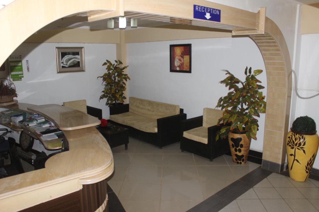 Meru Paramount 外观 照片