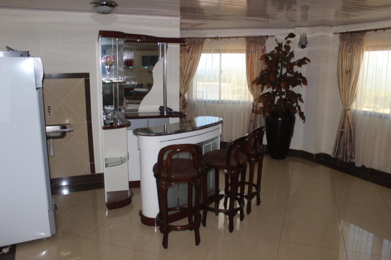 Meru Paramount 外观 照片