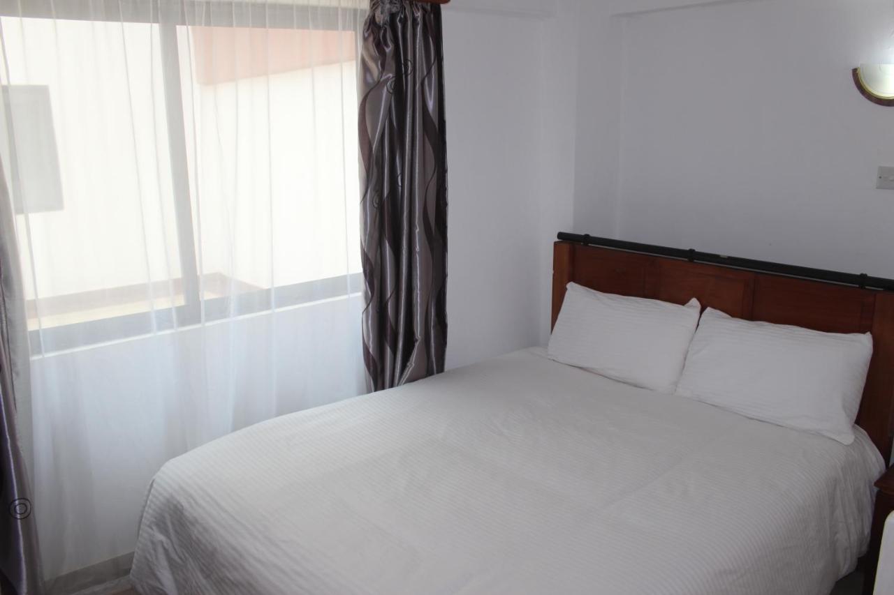 Meru Paramount 外观 照片